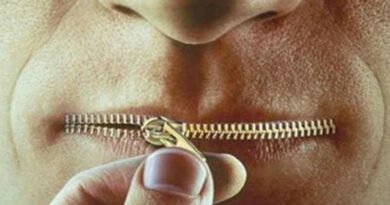 uma boca fechada com zíper