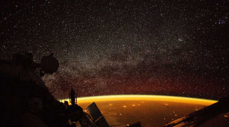 imagem da terra tendo o espaço como plano de fundo