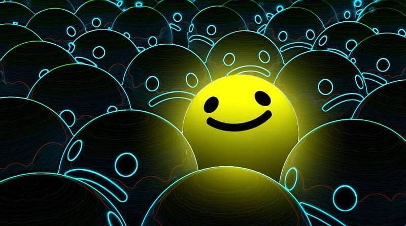 carinha alegre entre várias tristes
